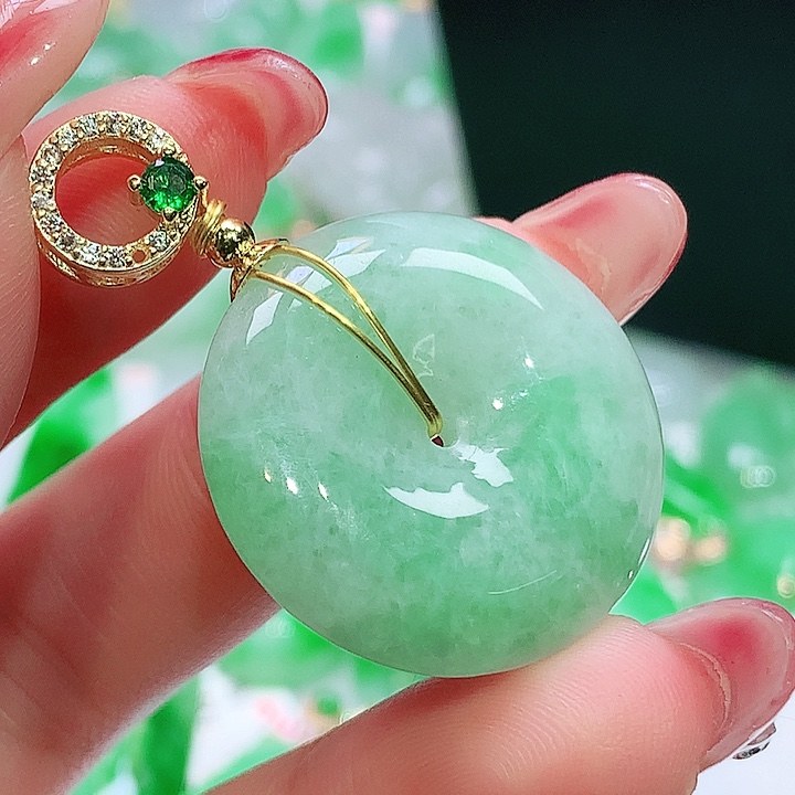 翡翠未镶嵌颈饰翡翠