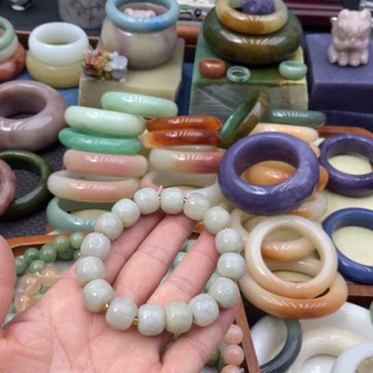 石英质玉合金手饰