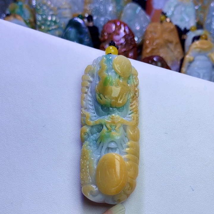 颈饰未镶嵌翡翠龙