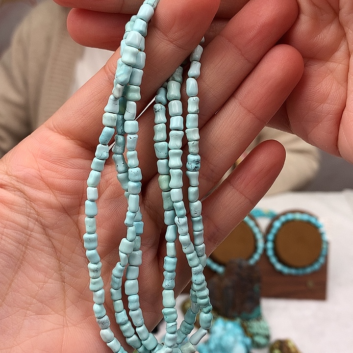 绿松石未镶嵌原矿