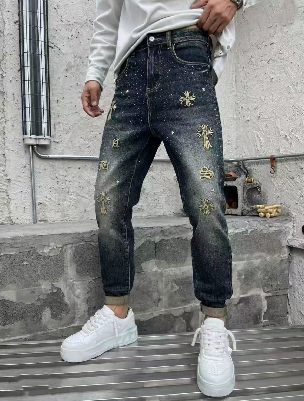 男士秋冬新款时尚百搭个性欧货轻奢潮牌潮流刺绣休闲小脚牛仔裤