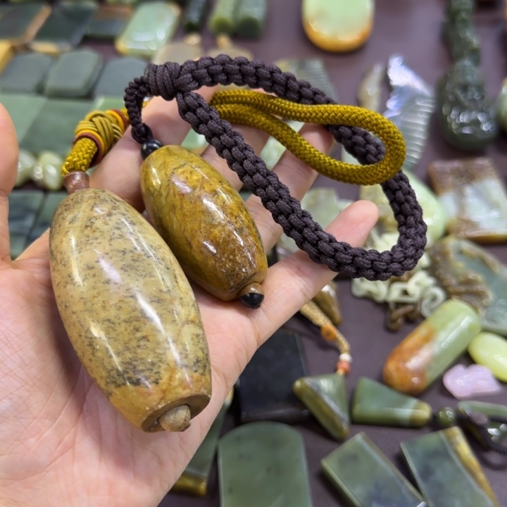 未镶嵌岫岩河磨玉（透闪石质玉）珠宝奇石王*儒