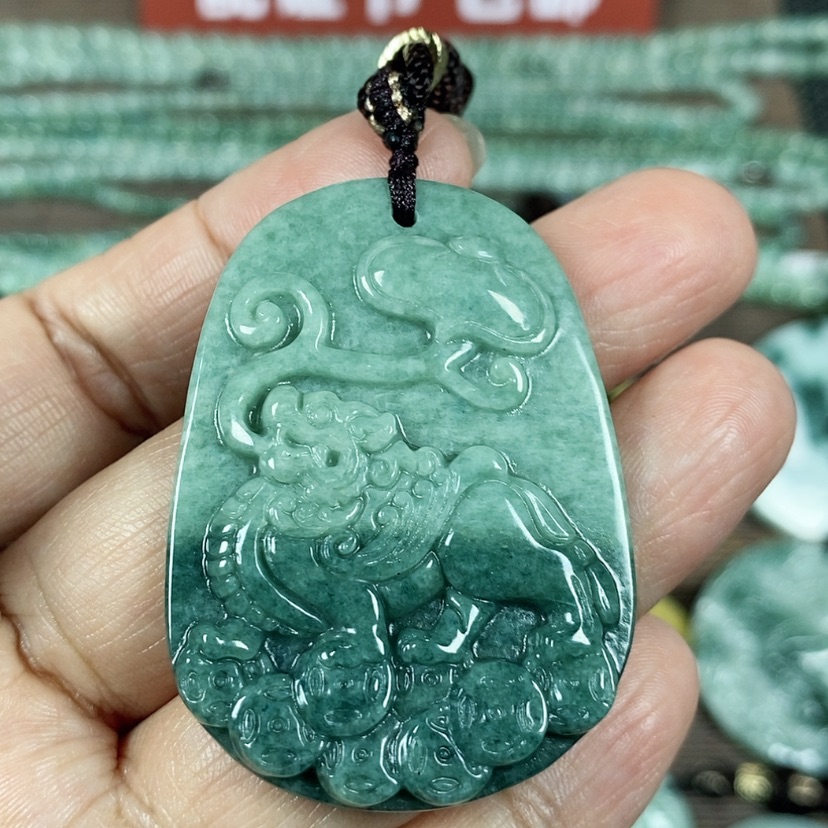 【闪购商品】翡翠颈饰未镶嵌玉吊坠翡翠玉飞天貔貅牌
