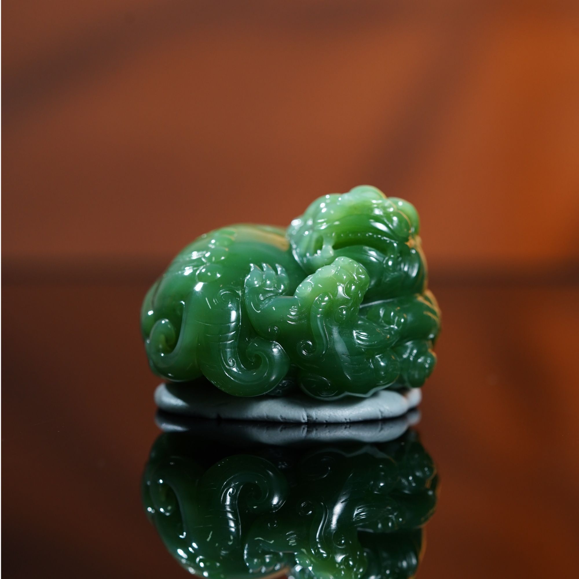 和田玉俄碧粉绿貔貅手把件142.11g L251108019 