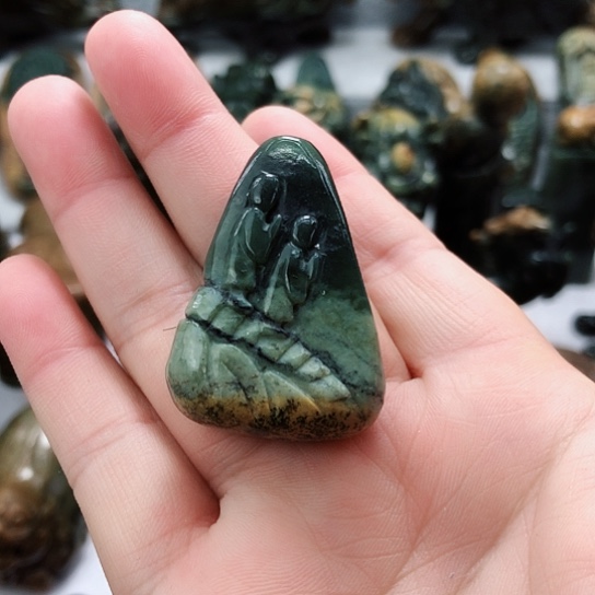 岫岩河磨玉（透闪石质玉）把件未镶嵌