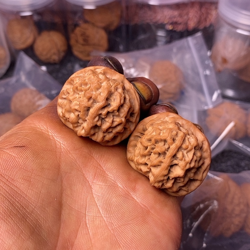 【闪购商品】文玩核桃吊坠37全品秦闷