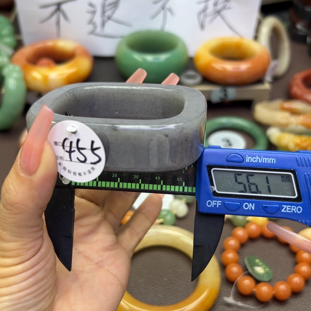 未镶嵌手镯石英岩玉