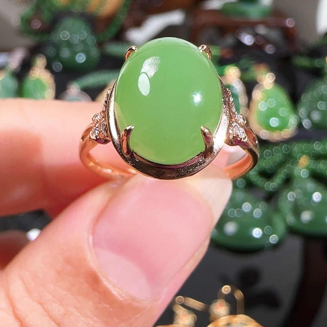 和田玉（碧玉）戒指18K金镶嵌