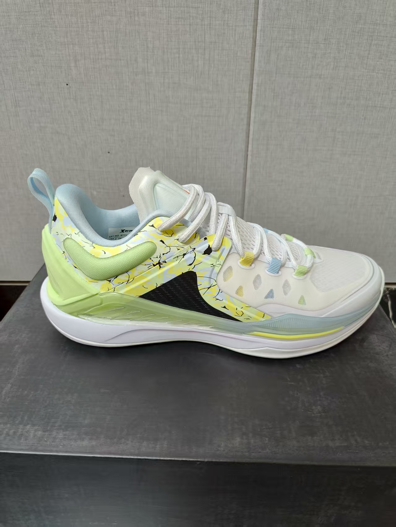 【xt1-xt99编号】【微瑕】跑步情侣减震男款轻便低帮篮球鞋低帮女鞋