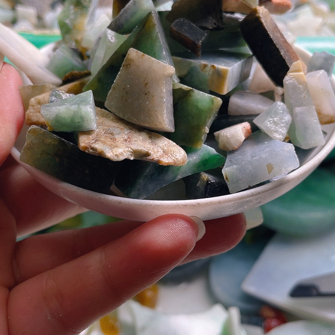 颈饰未镶嵌翡翠c*