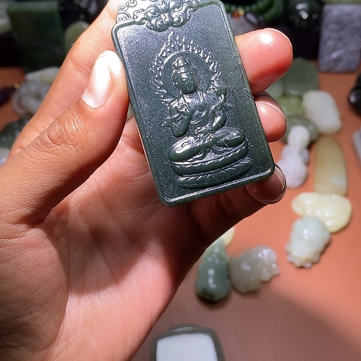 和田玉未镶嵌颈饰