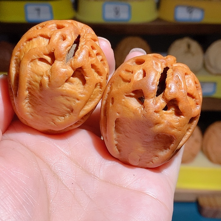 野生鬼脸乾坤核桃招财猴4250