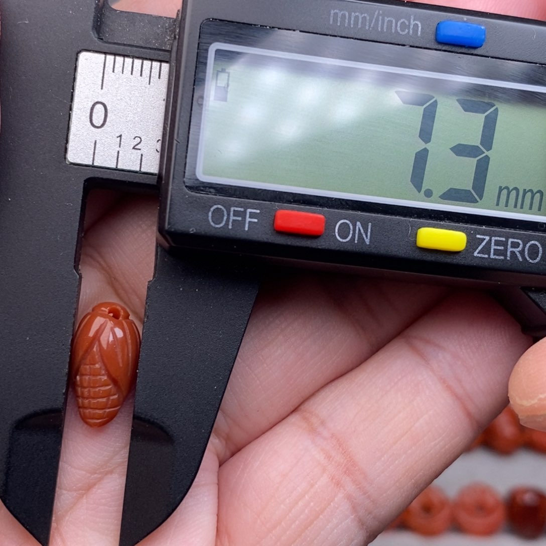 南红玛瑙配饰未镶嵌