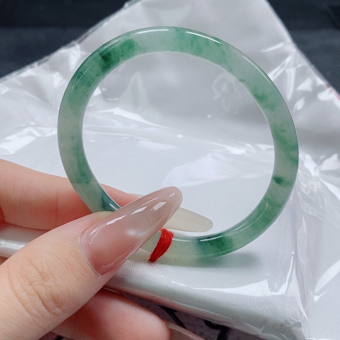 【闪购商品】未镶嵌手镯（贵妃镯）翡翠403号