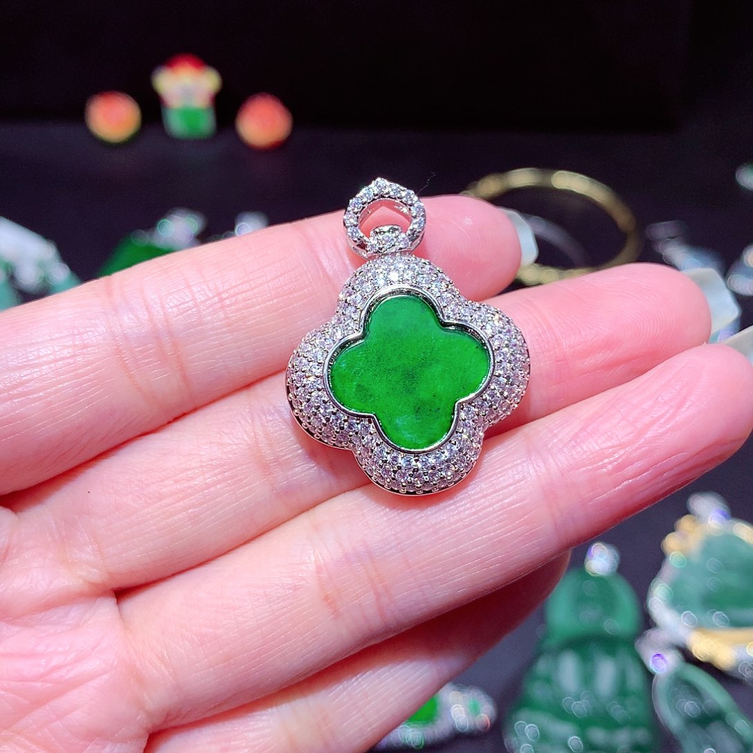 【闪购商品】翡翠吊坠(不含链)未镶嵌