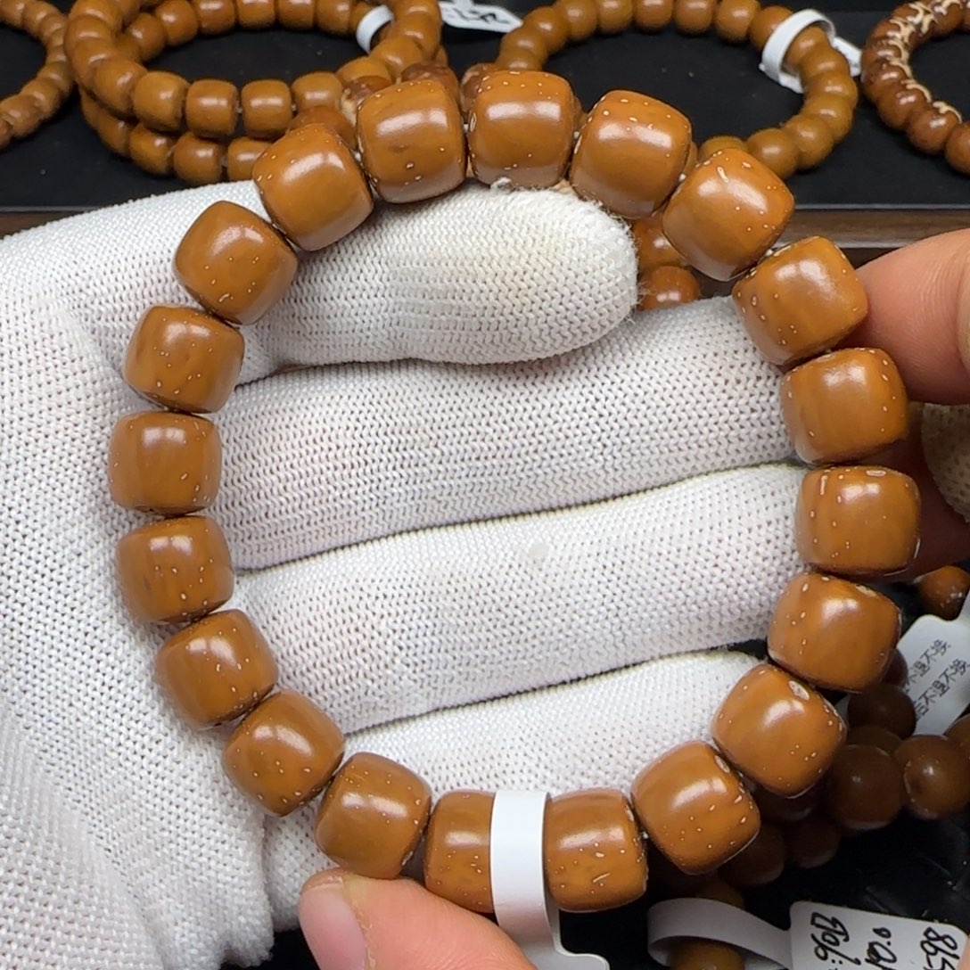 赵***一手串紫金鼠11.8mm半实心直切156C