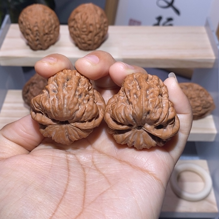 文玩核桃吊坠金蟾王