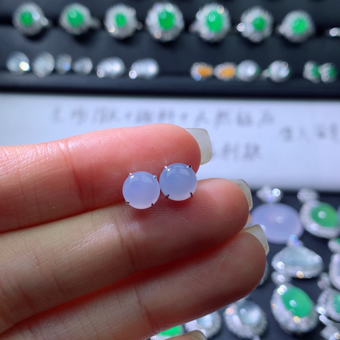 18K金镶嵌翡翠耳饰