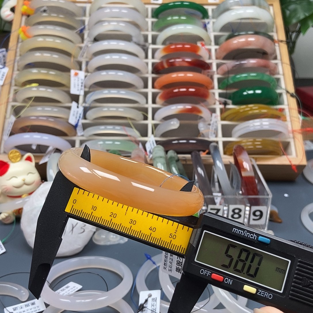 玛瑙/玉髓手镯未镶嵌781