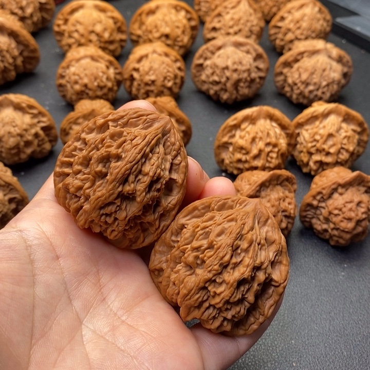 ˋ***.文玩核桃把件44虎头