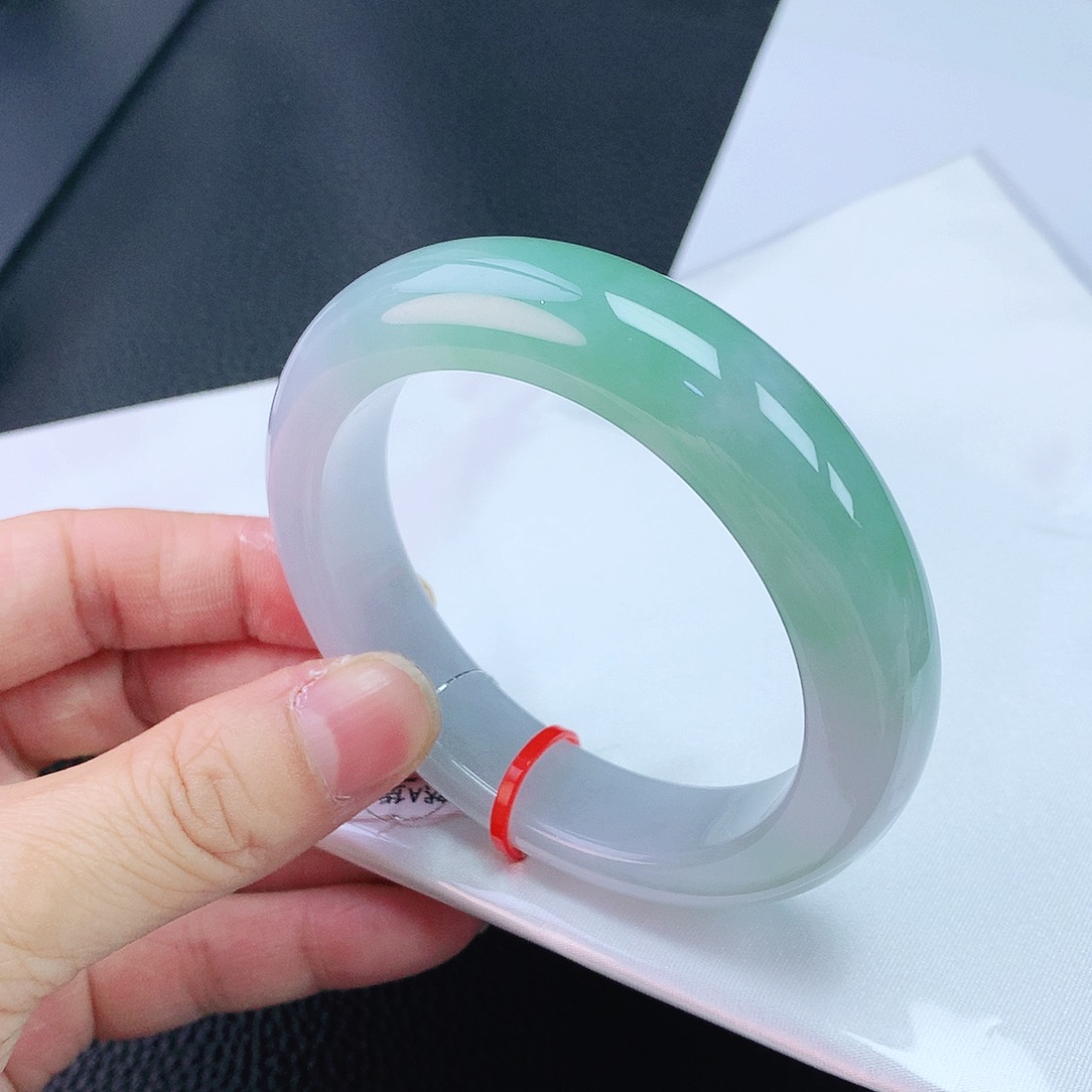 翡翠未镶嵌手镯53轮胎