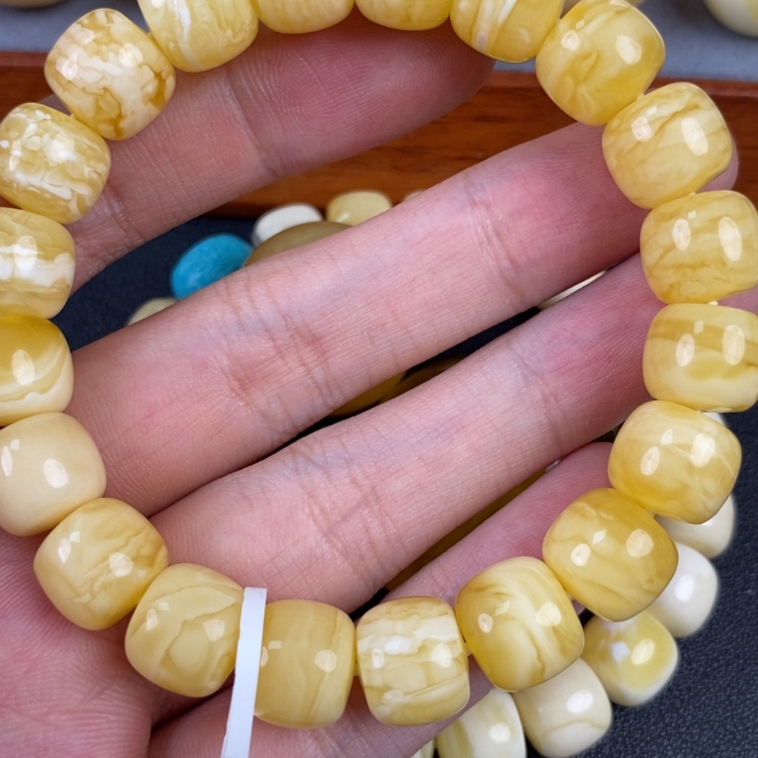 琥珀未镶嵌珠宝奇石46