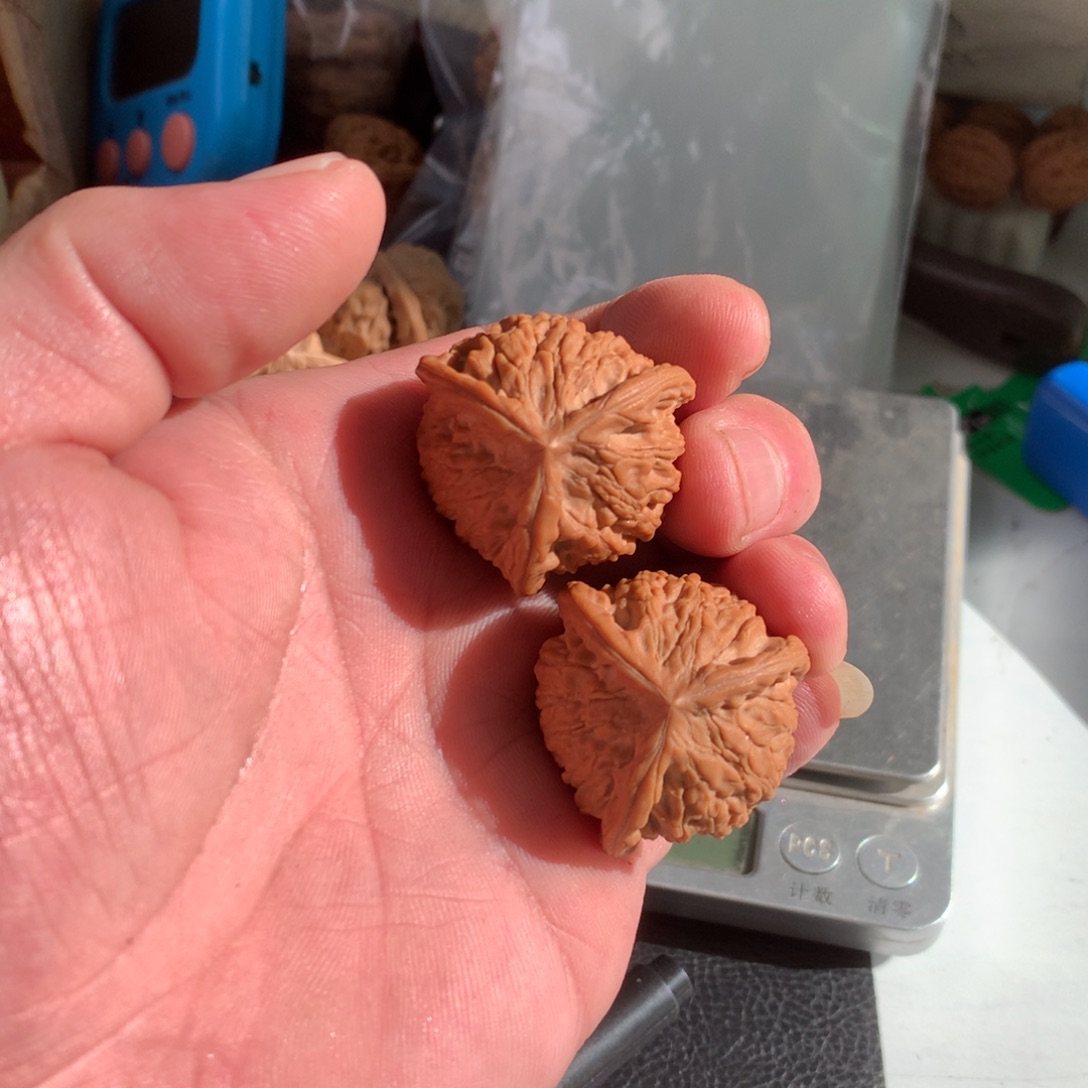 文玩核桃把件糖三角全品