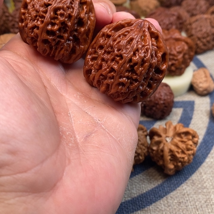 文玩核桃把件槑核桃