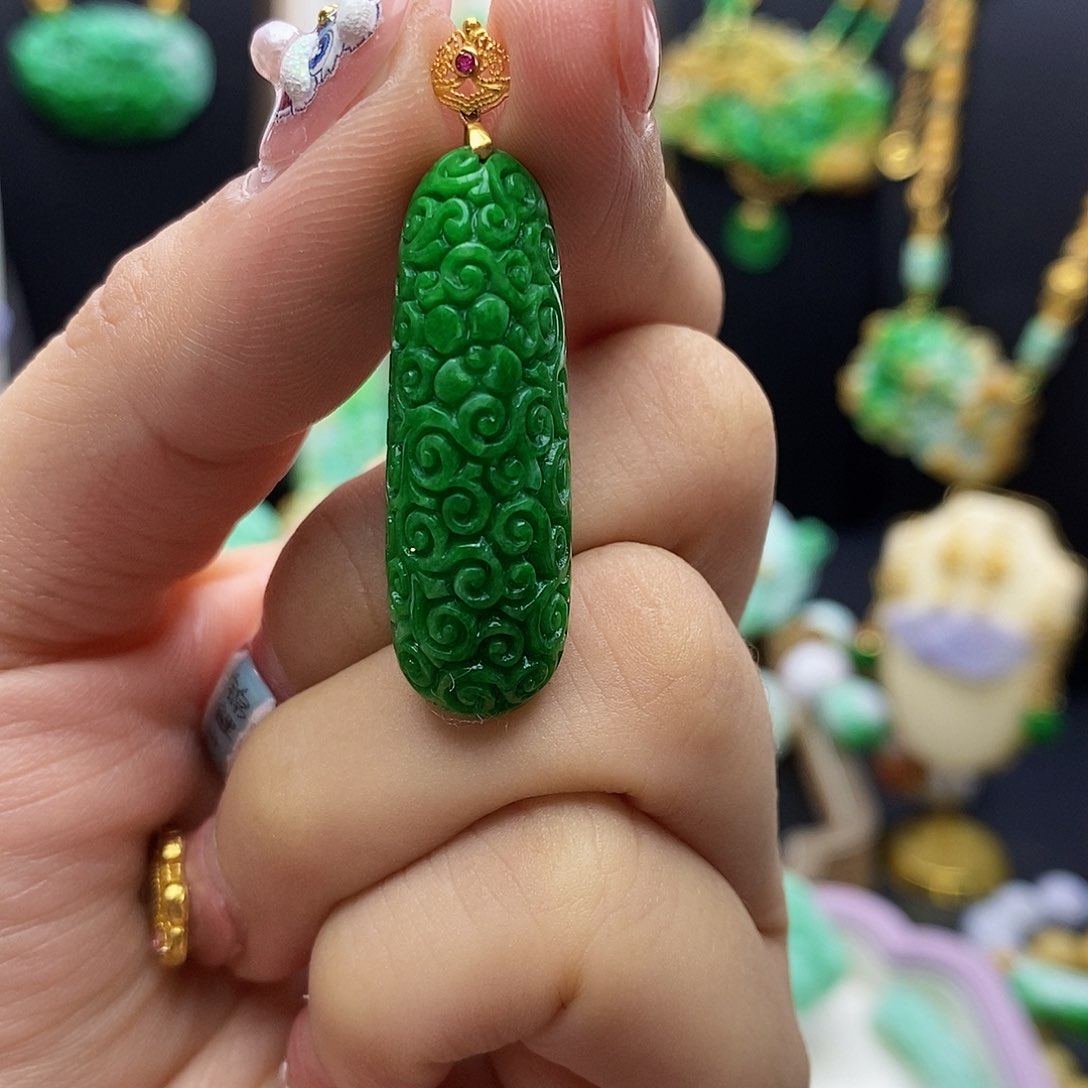 翡翠颈饰18K金镶嵌天然