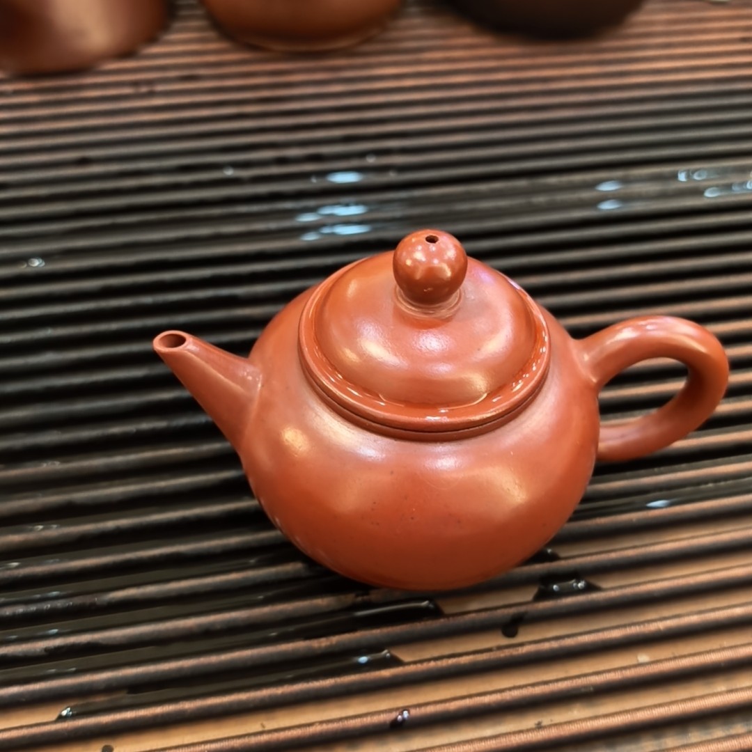 精美紫砂壶（水平壶）