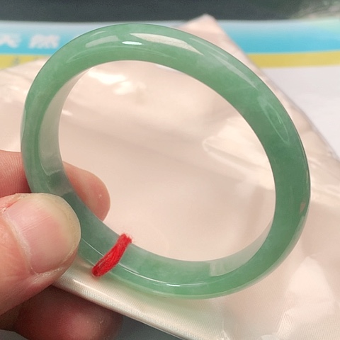 翡翠手镯（贵妃镯）未镶嵌0430号