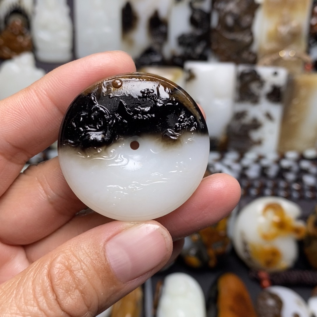 和田玉颈饰未镶嵌