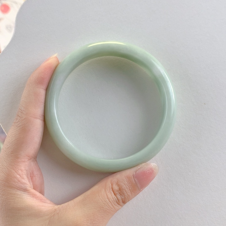 一***狗蓝田玉（蛇纹石化大理石玉）手镯未镶嵌