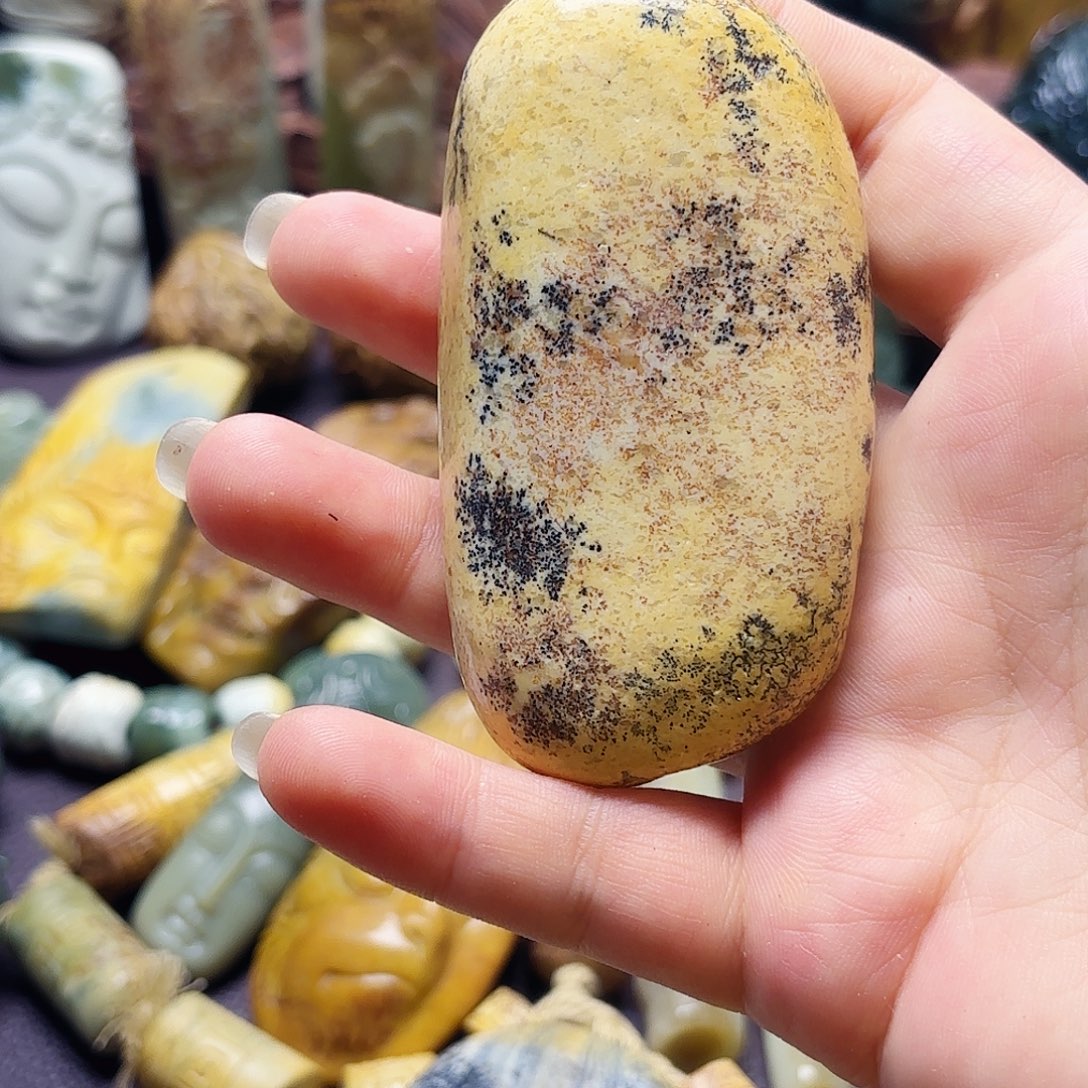 游***闲岫岩河磨玉（透闪石质玉）未镶嵌挂件