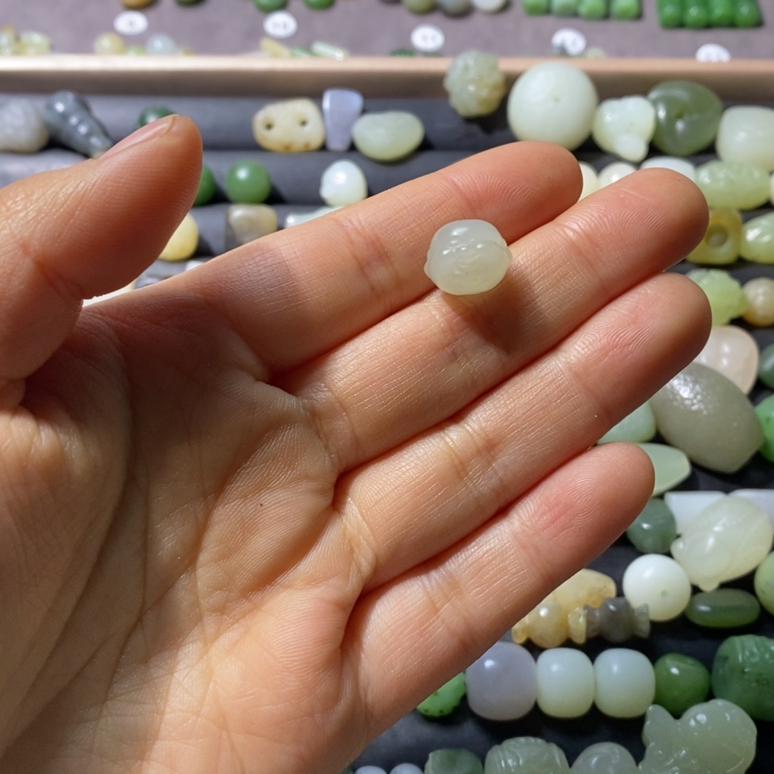 天***尘和田玉未镶嵌车挂