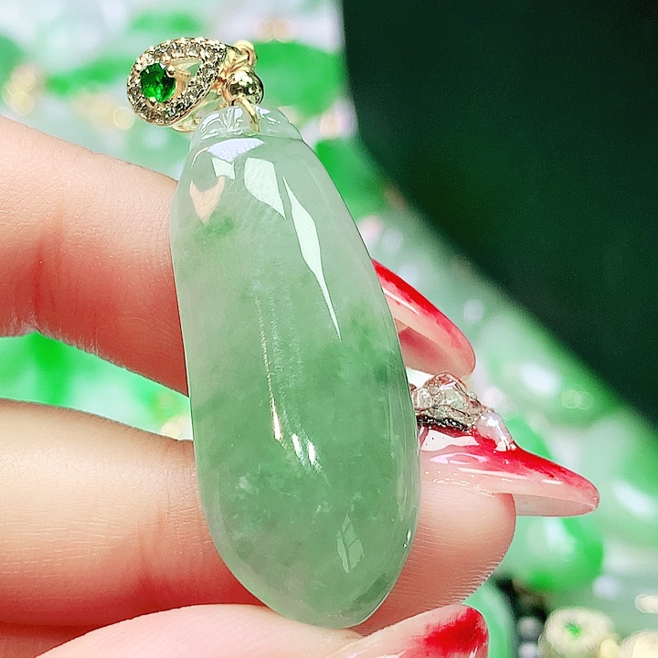 翡翠未镶嵌颈饰翡翠