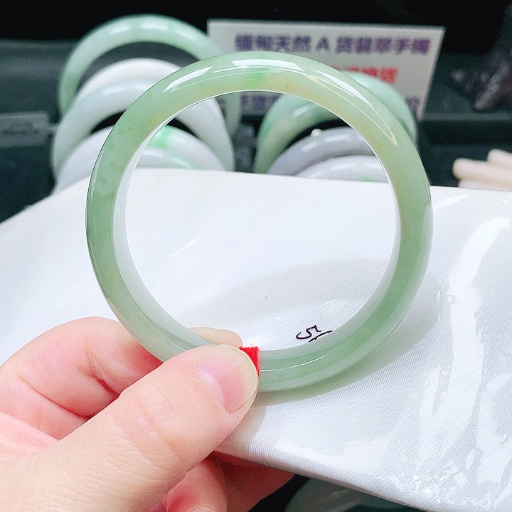 翡翠未镶嵌手镯87