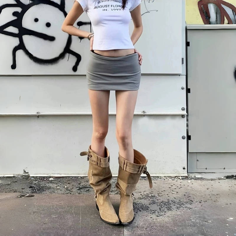 不过膝长靴女2025年秋季卡其色绒面尖头靴子女粗跟显瘦褶皱堆堆靴