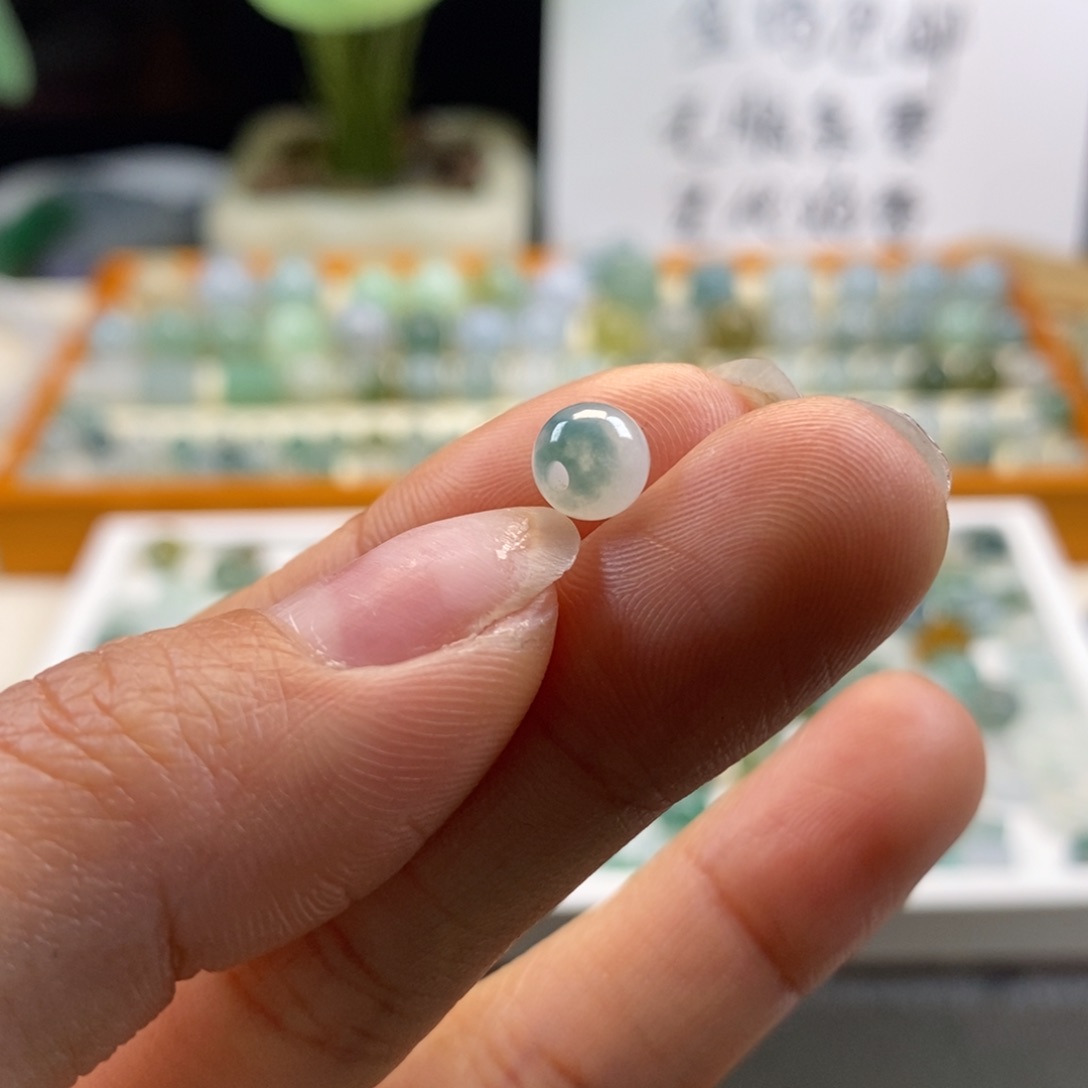 翡翠散珠天然翡翠飘花6.4