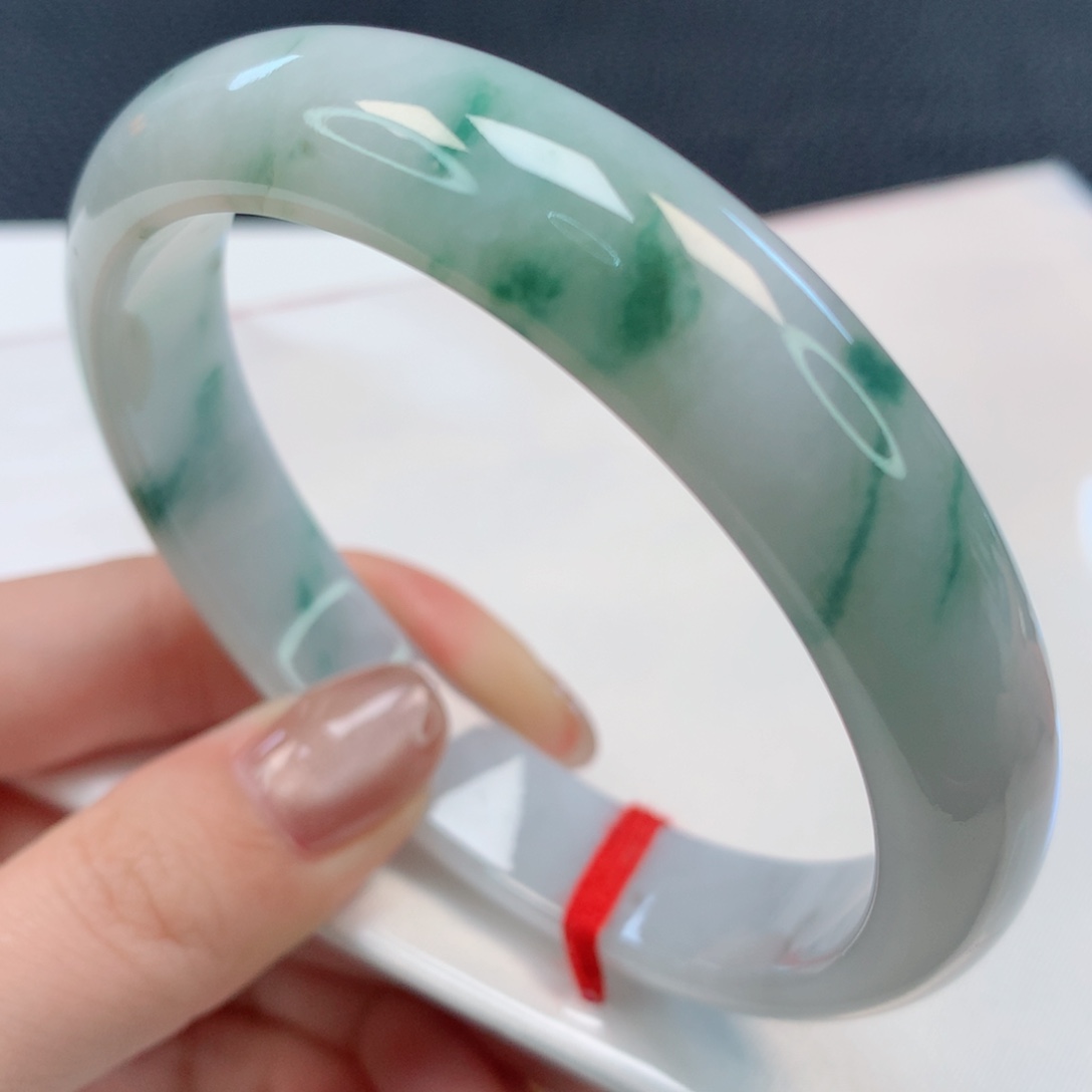 【闪购商品】翡翠手镯未镶嵌62+圈