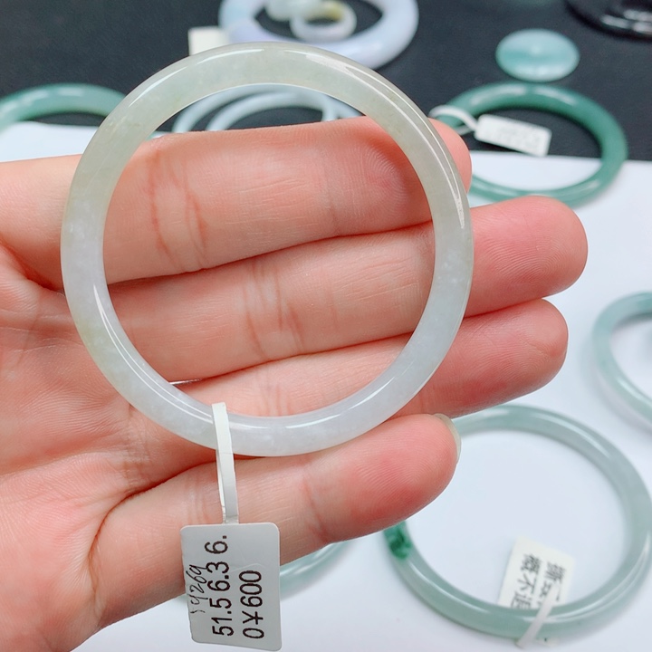 翡翠未镶嵌手镯51-52叮当