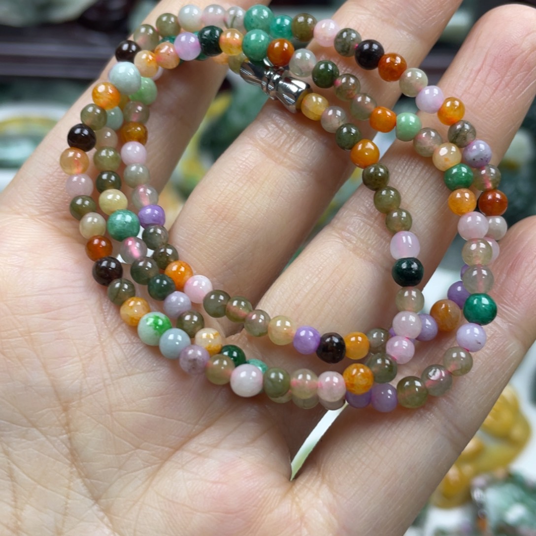 木***刻翡翠未镶嵌颈饰牌子