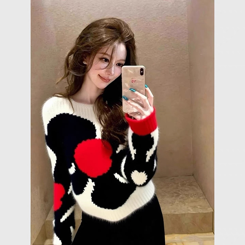 超好看独特漂亮韩系冬装短款针织毛衣高级感绝美内搭chic别致上衣