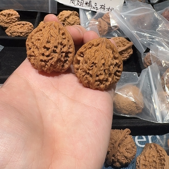 野***.文玩核桃把件南疆石