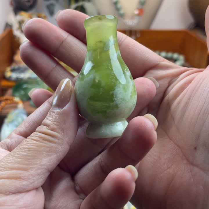 蛇纹石玉未镶嵌吊坠