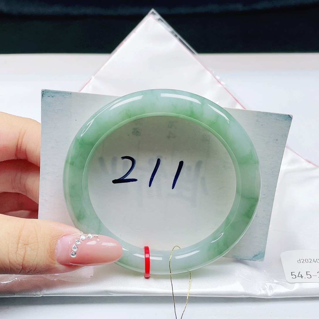 翡翠未镶嵌手镯 圆条