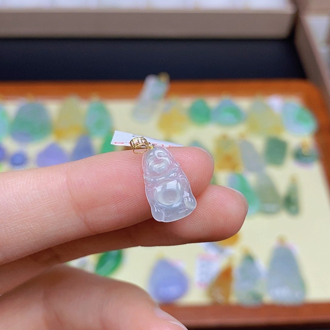 翡翠颈饰18K金镶嵌翡翠