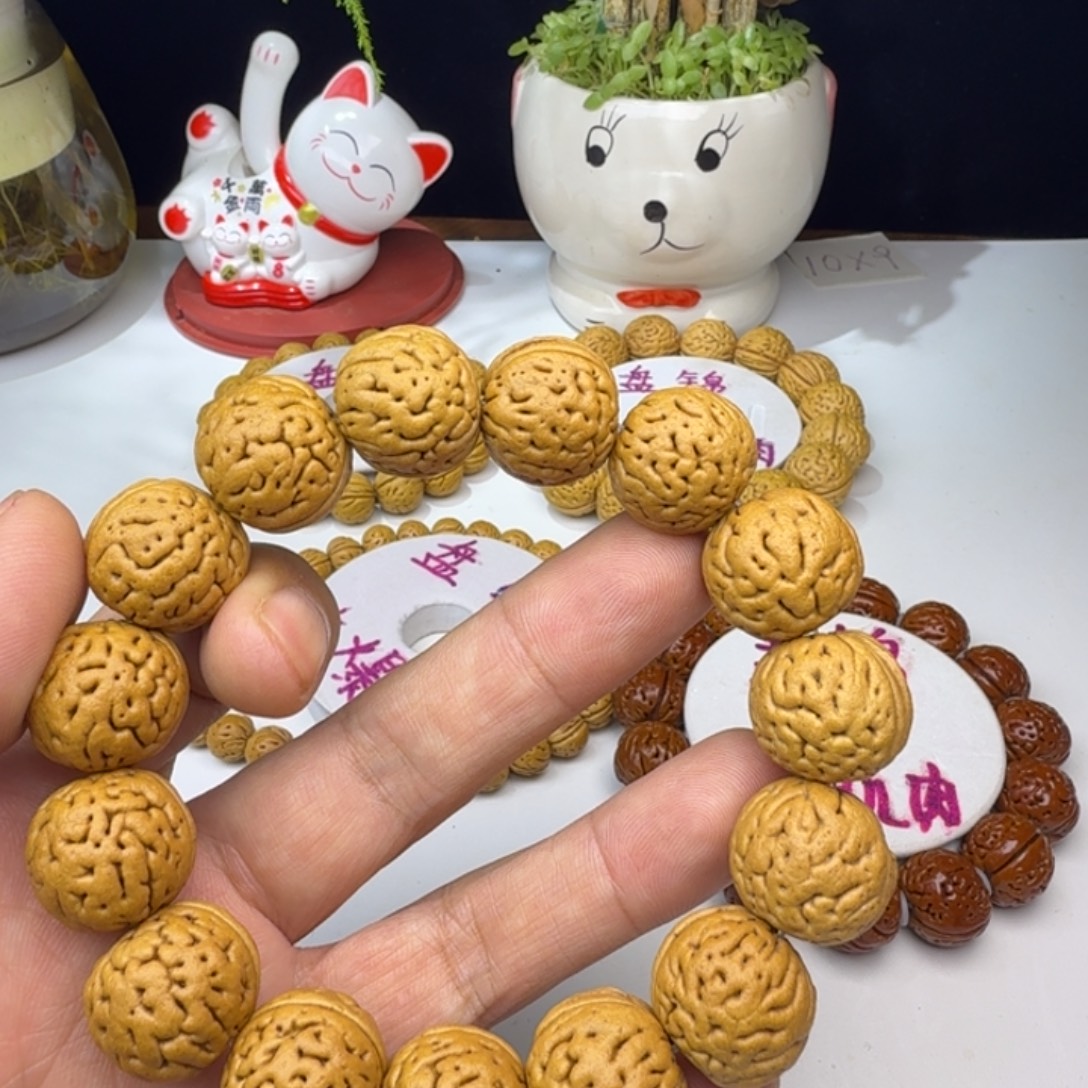 小***易吊坠桃核文玩桃核手串