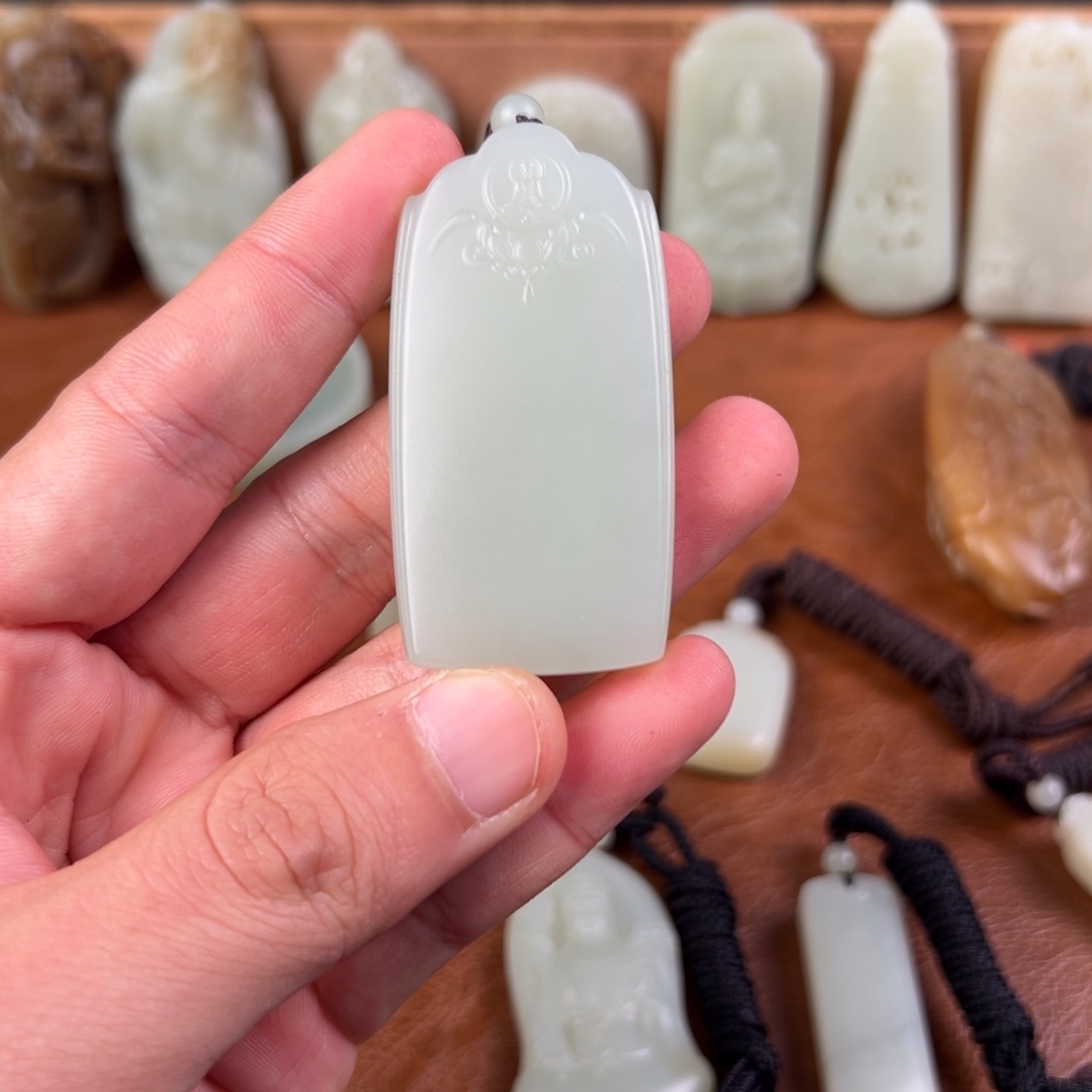 和田玉（青白玉）未镶嵌颈饰