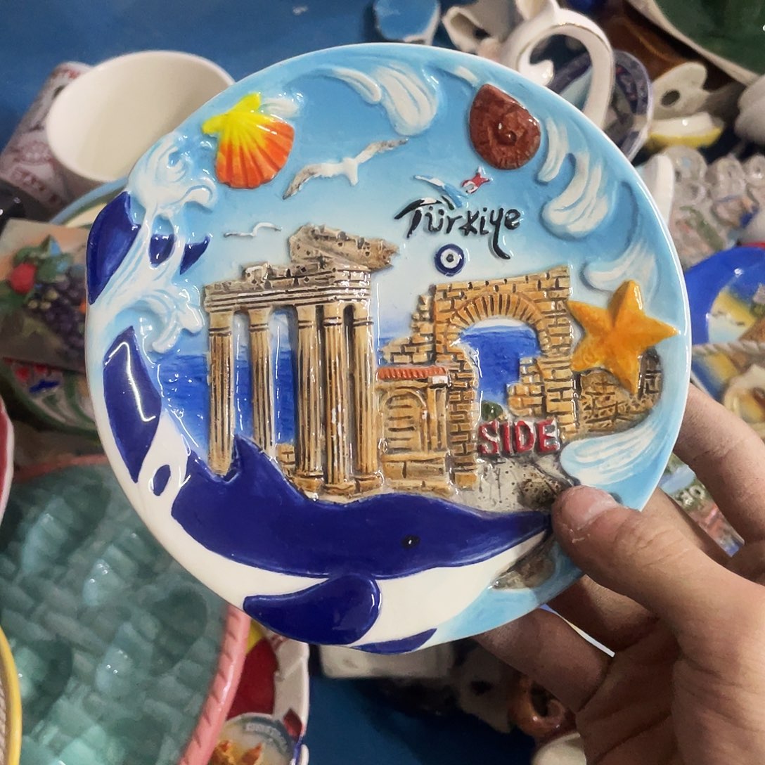 摆件  磕碰。封釉。      